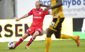 AGF's midtbanespiller, Nicolai Poulsen, spillede første halvleg i træningskampen mod Sønderjyske, og han var glad for AGF's mange mål.