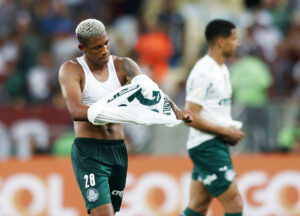 Danilo skifter fra Palmiras til Nottingham Forest.