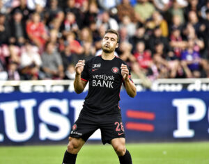 Erik Sviatchenko fortæller, at salget af Evander var længe undervejs, men afskeden med Dreyer kom måske lidt som en overraskelse.