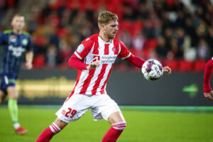 AaB cheftræner Erik Hamrén har stor tro på angriberen Marco Ramkilde, men der kommer alligevel flere transfers til den nordjyske klub.