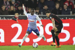 FC Midtjylland vinder sikkert over OB i træningskamp.