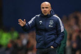 Alfred Schreuder er blevet fyret som cheftræner i Ajax.
