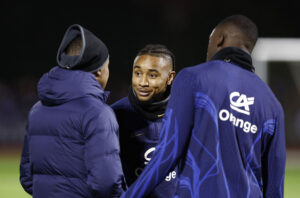 Chelsea har betalt mere end frikøbsklausulen, men til gengæld har de nu sikret sig Christopher Nkunku i RB Leipzig, det bekræfter Leipzigs sportsdirektør Max Eberl.