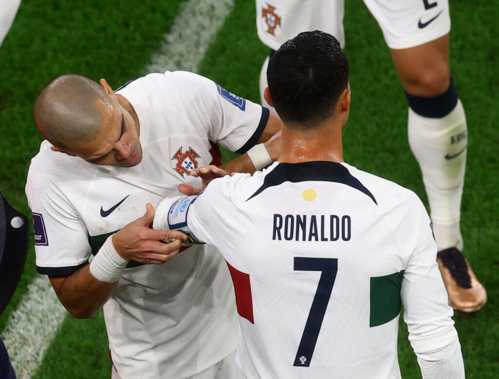 Cristiano Ronaldo vil omgives af venner i Al Nassr, hvorfor portugiseren nu vil have snart 40-årige Pepe til klubben.