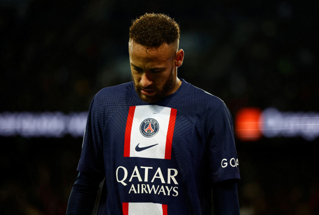 Neymar sat til slag i PSG.