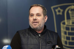 Carsten V. Jensen taler varmt om Rasmus Lauritsen i Brøndby.