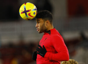 Alex Oxlade-Chamberlain har set mange Premier League-kampe fra Liverpools bænk.