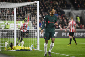 Liverpool kan få sig en slem overraskelse, hvis det viser sig, at Virgil van Dijk er skadet.