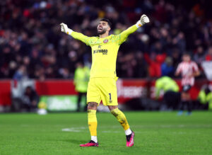 David Raya er eftertragtet i både Tottenham, Chelsea og Manchester United.