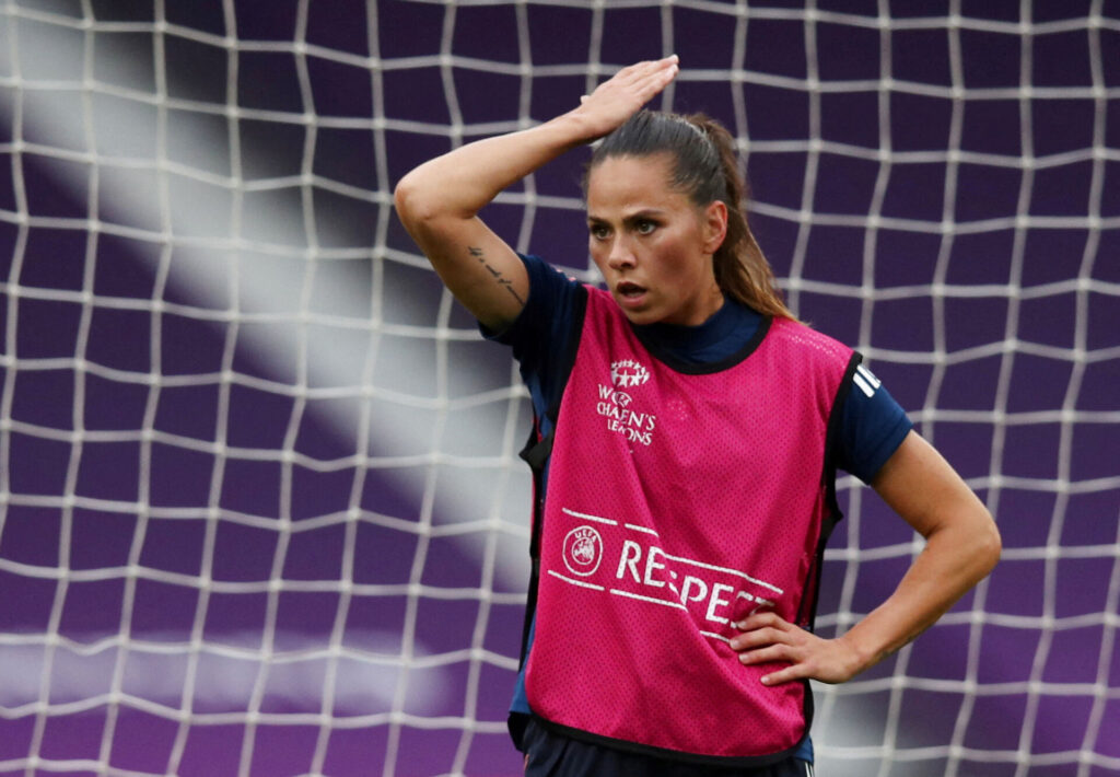 Den islandske landsholdsanfører, Sara Björk Gunnarsdottir, har vundet en skelsættende sag om barsel mod sin tidligere klub Lyon.