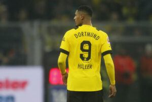 Sebastian Haller fik sin Bundesliga-debut for Dortmund.