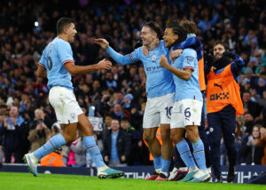 Nathan Ake bringer Manchester City foran mod Arsenal.