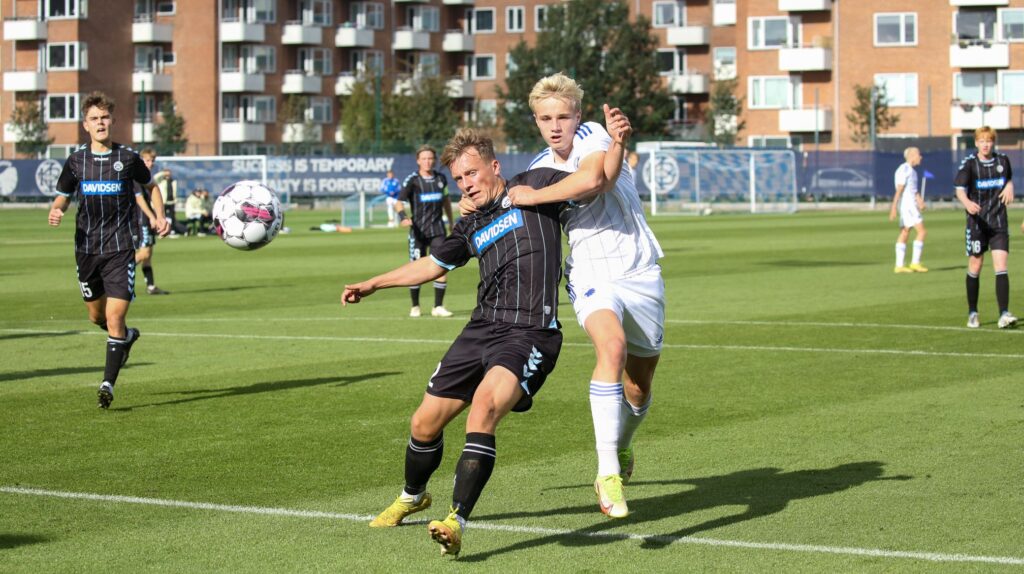 F.C. København har forlænget kontrakten med offensivspilleren Victor Froholdt, der har fået en kontrakt til og med 2025.