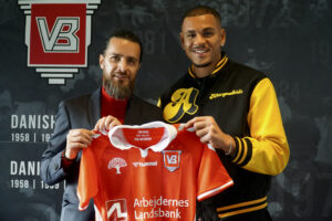 Vejle-angriberen German Onugkha vender nu tilbage til Nørreskoven efter et lejeophold i israelske Ihud Bnei Sakhnin.