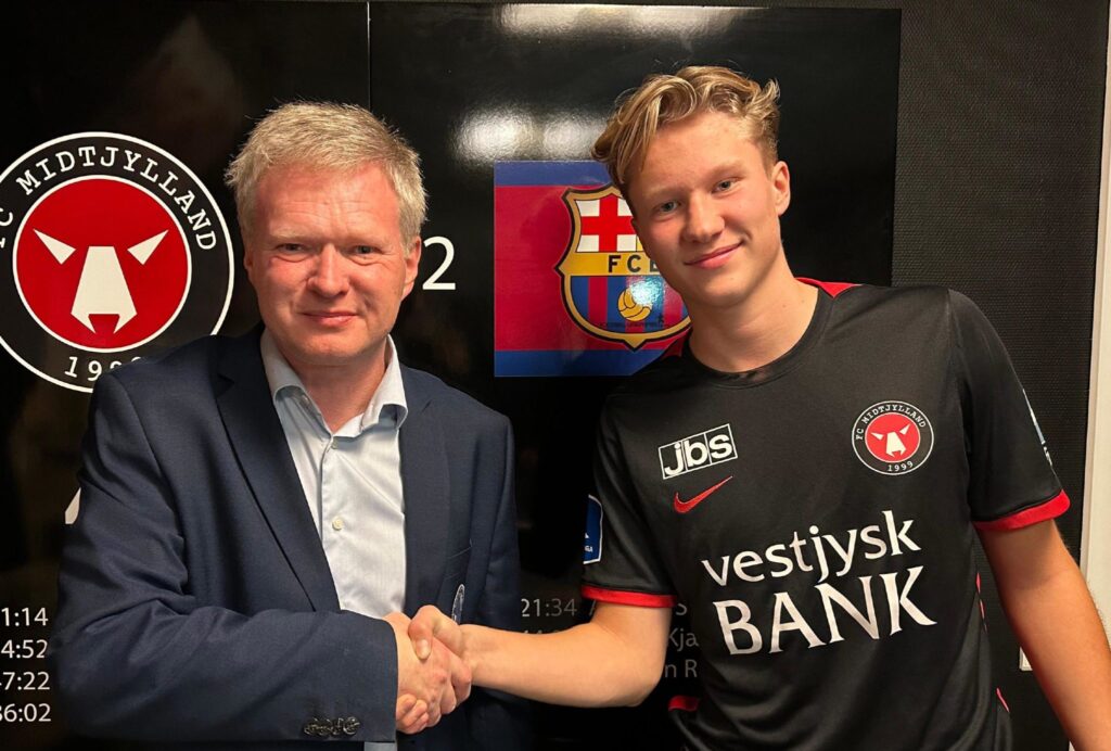 Edvard Sundbø Pettersen skifter til FC Midtjylland fra norske Sandefjord.