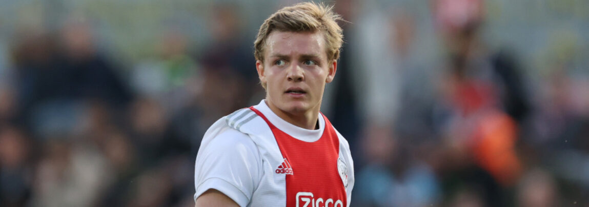 Danske Christian Rasmussen debuterede søndag for Ajax, da han kom ind i overtiden af kampen mod danskerholdet NEC Nijmegen.