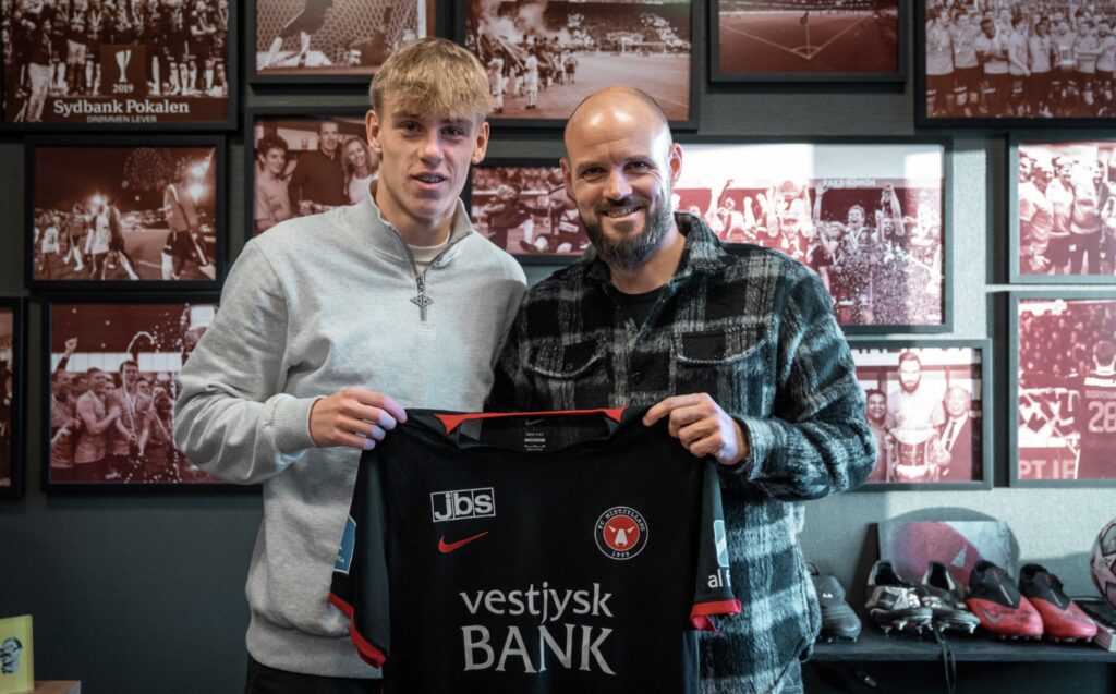 FC Midtjylland har hentet unge Frederik Heiselberg hjem fra lejeophold i FC Fredericia, og samtidig har han fået forlænget sin kontrakt i FC MIdtjylland.