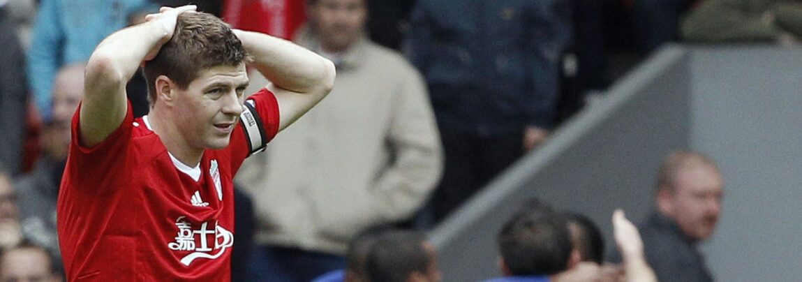 Manchester City manager Pep Guardiola sender stikpille til Liverpool-legenden Steven Gerrard.