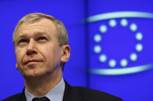 Den tidligere UEFA-efterforsker Yves Leterme mener at vide, at der er masser af beviser for, at Manchester City har begået svindel.