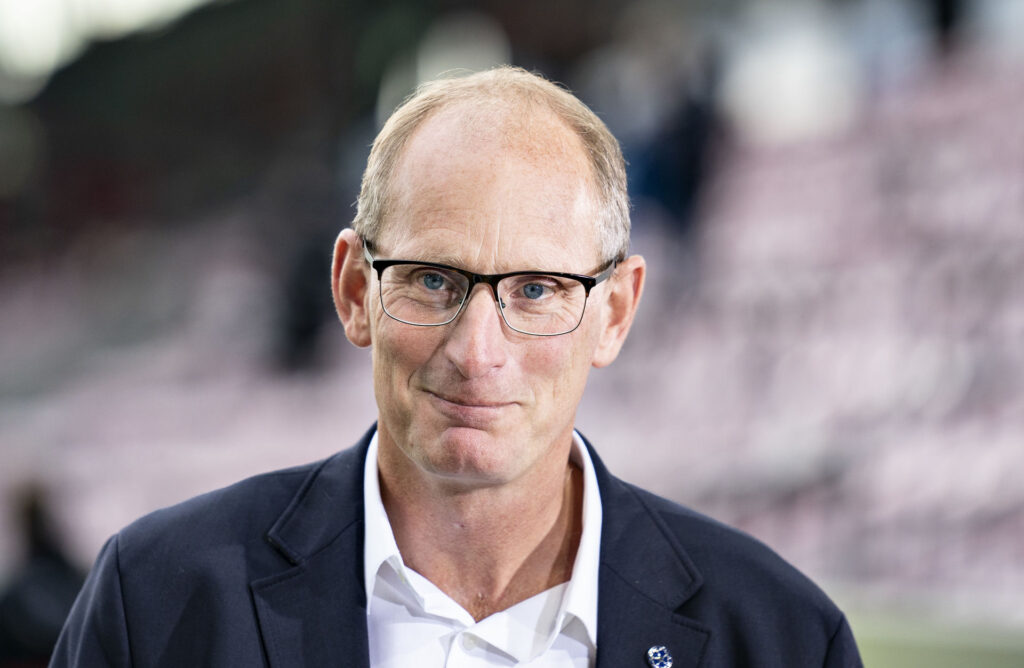 FCM-sportschef Svend Graversen er mere end almindelig glad for forlængelsen med Jonas Lössl.