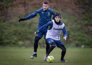 Transfervinduet er stadig åbent i både Norge og Sverige, og Brøndbys Oskar Fallenius tiltrækker sig opmærksomhed fra begge lande.