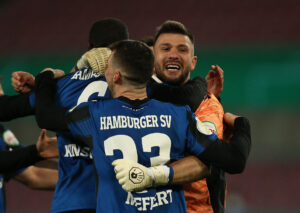 To HSV-spillere har angiveligt været involveret i et trafikuheld.