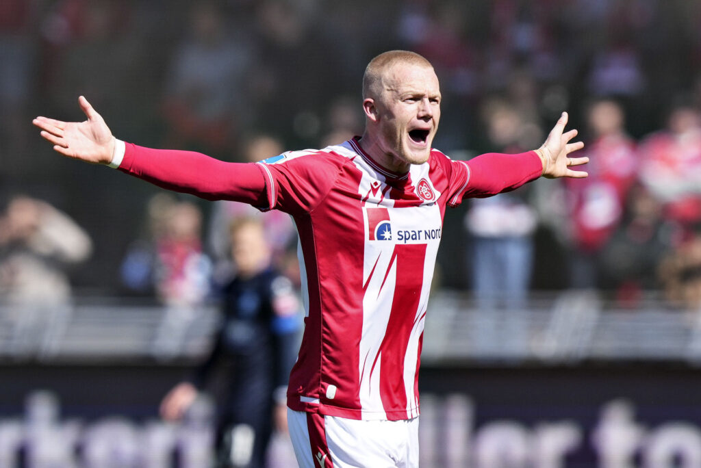 Rasmus Thelander tror på, at AaB kan overleve i Superligaen.