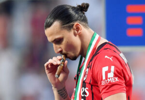 Zlatan Ibrahimovic er snart tilbage på banen for AC Milan.