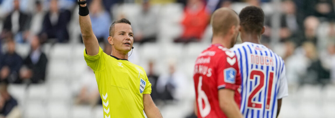For første gang nogensinde, kommer der udelandske dommere til Superligaen, når dommeren fra Cypern skal dømme AC Horsens mod Viborg.