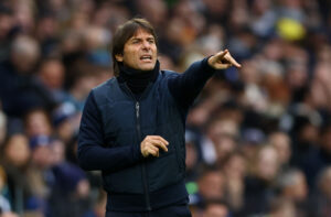 Antonio Conte er tilbage i Tottenham efter sin operation.
