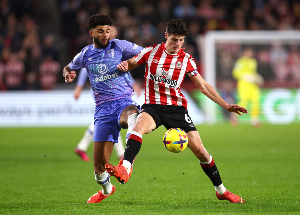 Phillip Billing modtager roser fra Pep Guardiola.