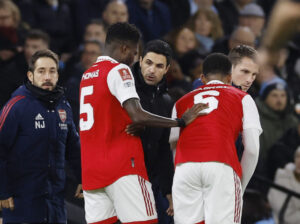 Arsenal og Evertons startellevere til Premier League-opgøret lørdag den 4. februar.