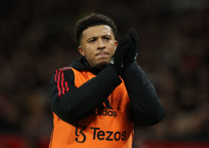 Rio Ferdinand tror på, at Jadon Sancho kan komme til at spille en rolle i Premier League for Manchester United.