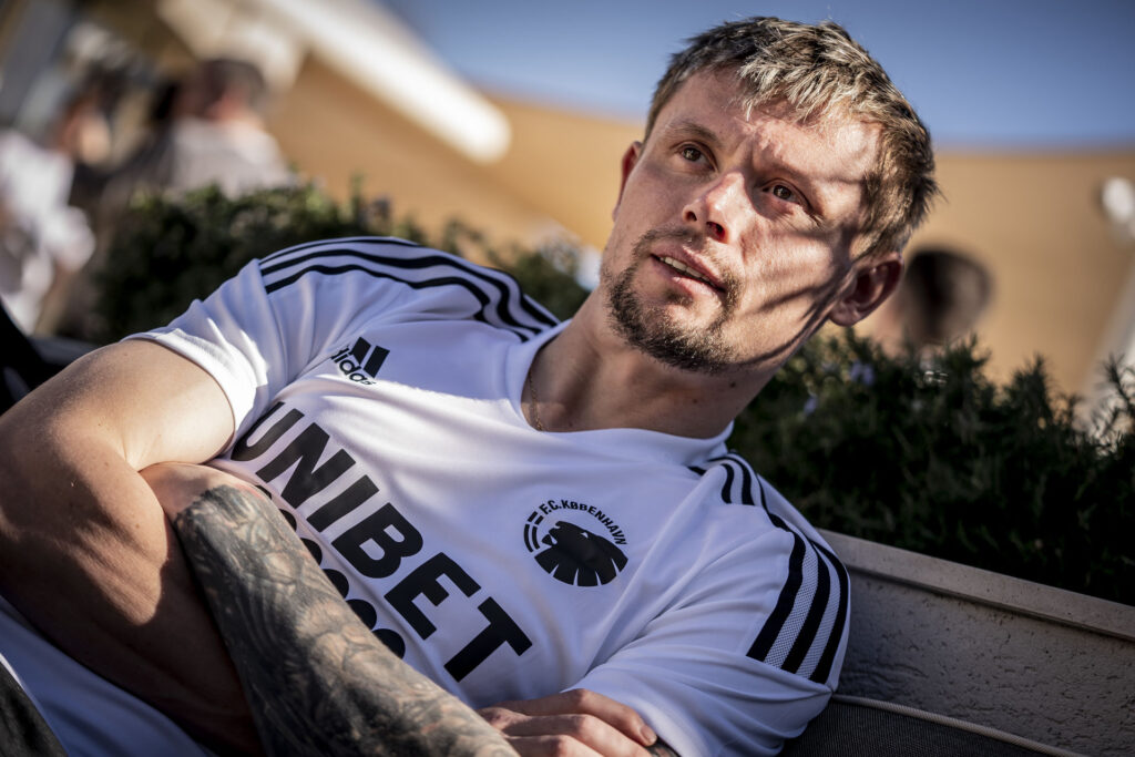 F.C. Københavns Peter Ankersen savner respekt fra klubben, som først sent i sommerens transfervindue gav ham besked om, at han kunne forlade klubben.