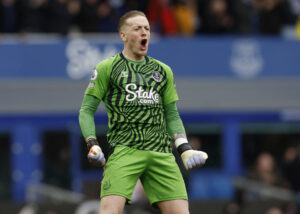 Jordan Pickford har forlænget sin aftale med Everton.