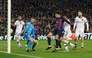 Andreas Christensen startede på bænken for FC Barcelona mod Manchester United.