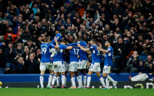 Saemus Coleman bringer Everton foran mod Leeds.