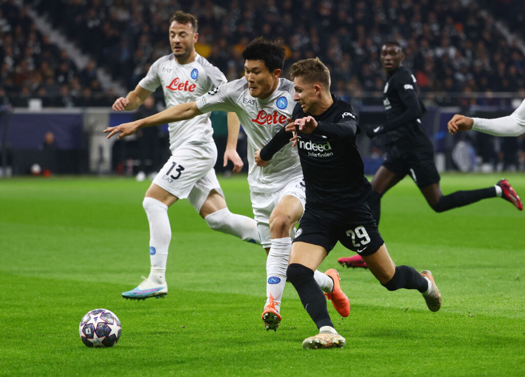 Highlights fra Champions League ottendedelsfinalen mellem Eintracht Frankfurt og italienske Napoli på Deutsche Bank Park.