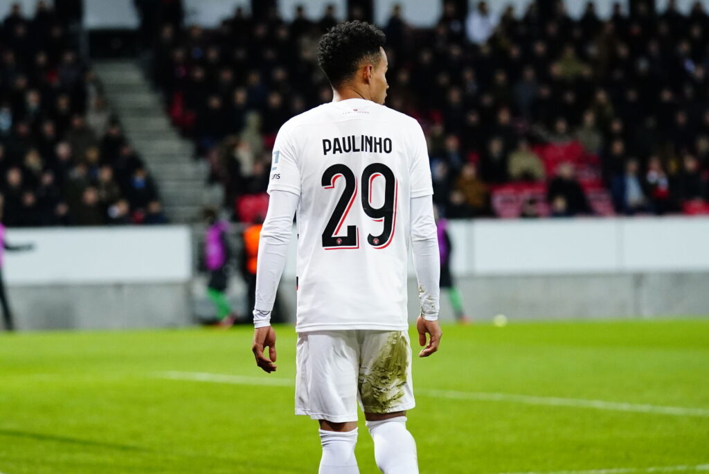 Paulinho sendte en undskyldning til hele holdet efter sit røde kort i kampen mellem FC Midtjylland og Sporting.