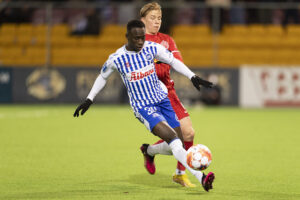 To spillere fra OB var tirsdag i internt slagsmål til træning. Yankuba Minteh og Mads Frøkjær blev begge sendt ind fra træning.