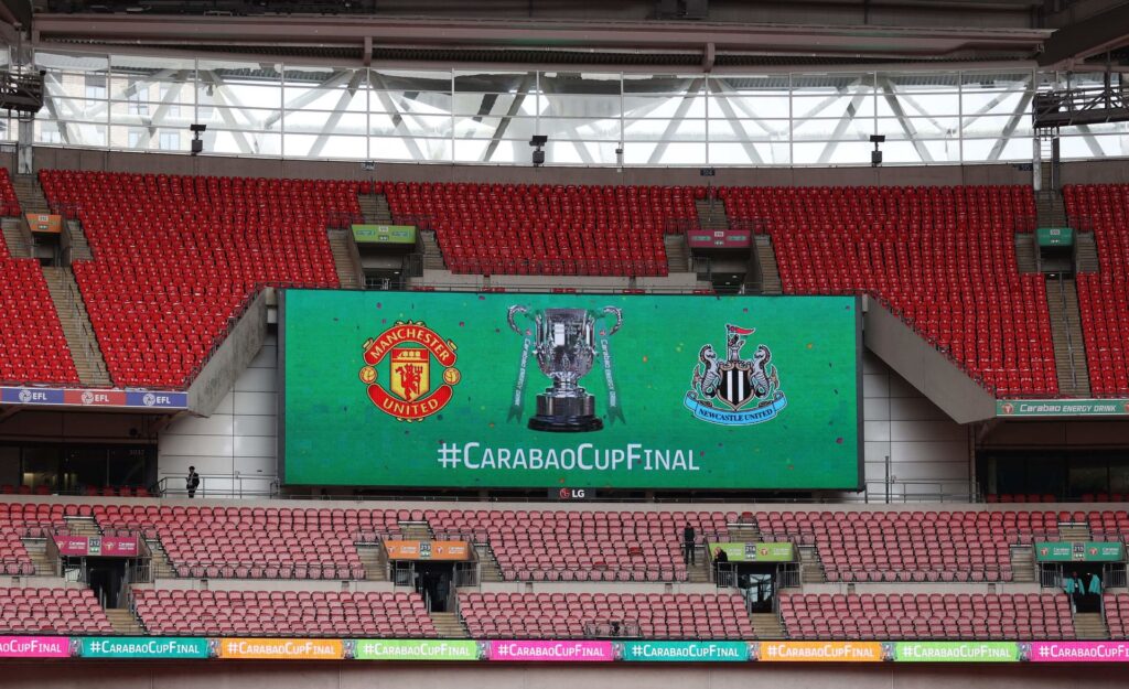 Newcastle og Manchester United har startopstillingerne klar til Carabao Cup-finalen.