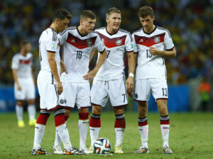 Mesut Özil indstiller karrieren.