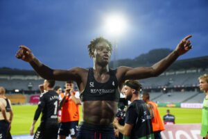 AGF-forsvarsspilleren Yann Aurel Bisseck overvejede kraftigt at stoppe karrieren, men bestemte sig for at give det ét forsøg mere.