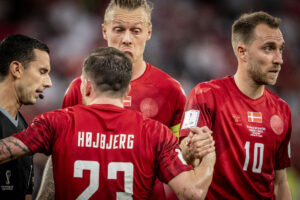 Christian Eriksen, Simon Kjær, Pierre Emilie Højbjerg og en række andre danske fodbold- og sportsfolk har trukket Bet365 i retten.