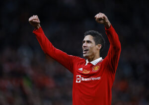 Raphael Varane deler ud af overvejelserne om en fremtidig fodboldpension. Han vil stoppe i Real Madrid, Manchester United eller Lens.