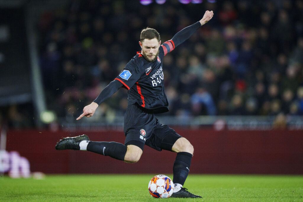 Henrik Dalsgaard er villig til selv at tage en tørn som angriber for at fordele FC Midtjyllands scoringer i Superligaen.