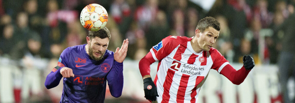 Nicklas Helenius brændte flere gode muligheder for AaB mod FC Midtjylland.