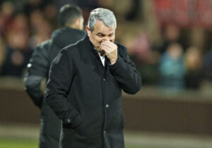 FC Midtjylland har ifølge B.T. fyret cheftræner Albert Capellas.