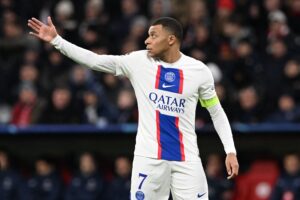 Kylian Mbappé har fortrudt aftale med PSG. Kylian Mbappé vil skifte til Real Madrid.