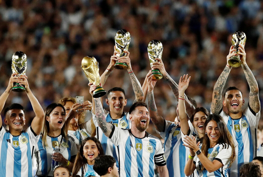 Lionel Messi og Argentina vandt da han scorede sit mål nummer 800